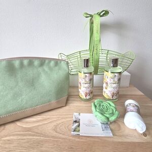 Lovery Jasmine Magnolia Bath Set